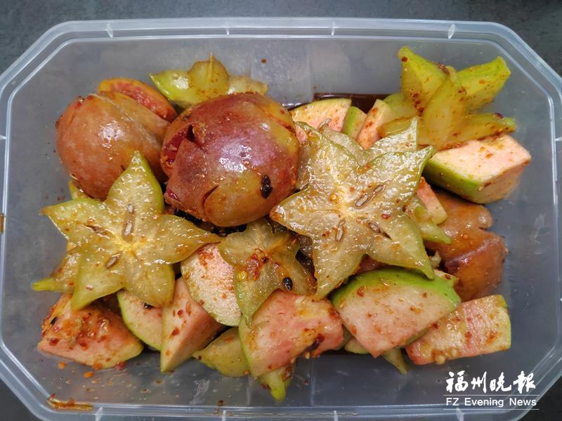 水果拌着辣椒吃 “黑暗料理”风靡福州