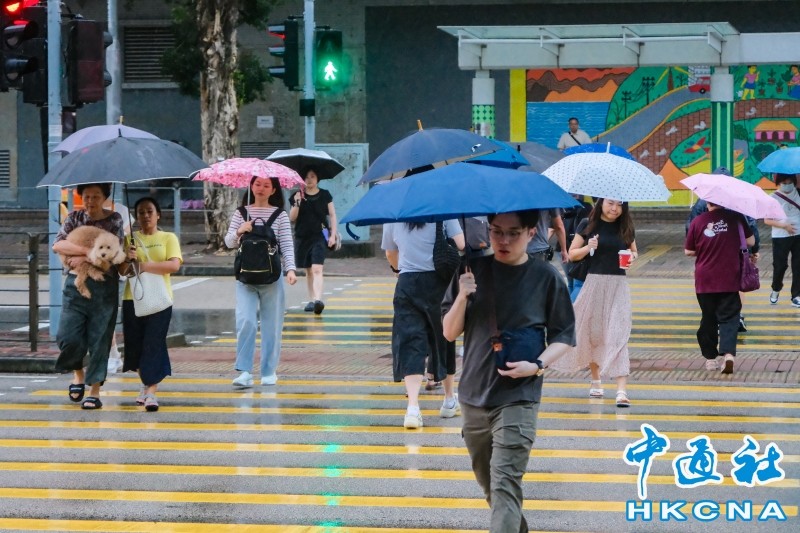 香港黑色暴雨警告信号生效17天内五度黑雨