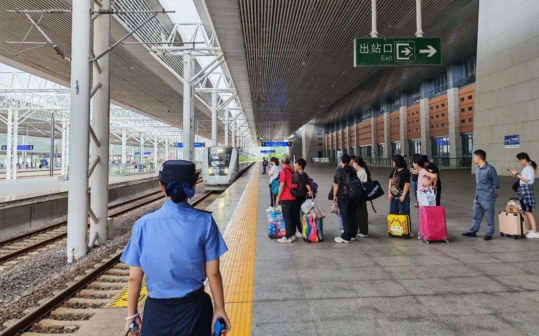 西北太平洋“风王”来袭！南铁调整部分列车运行方案