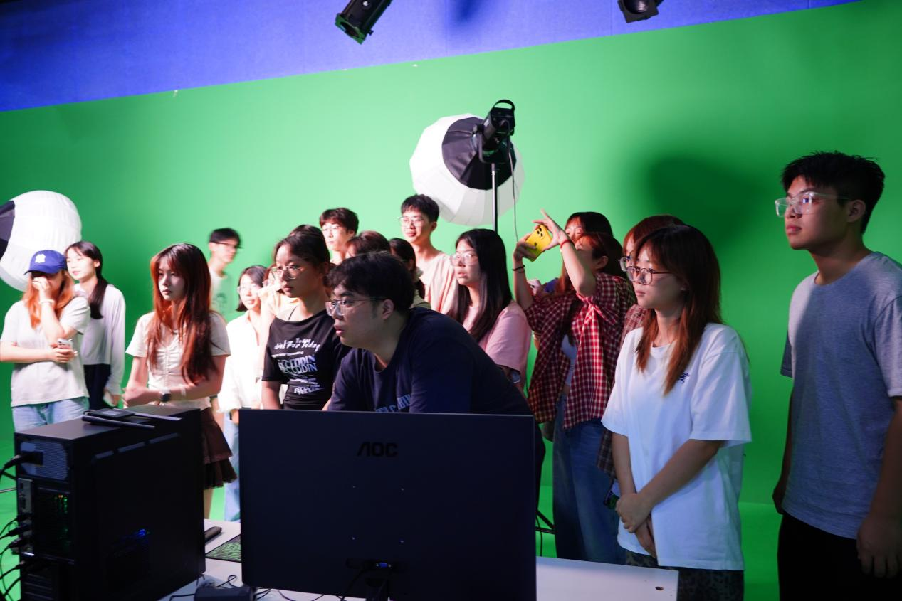 “微甜闽江数字营销产学研工作室”签约揭牌