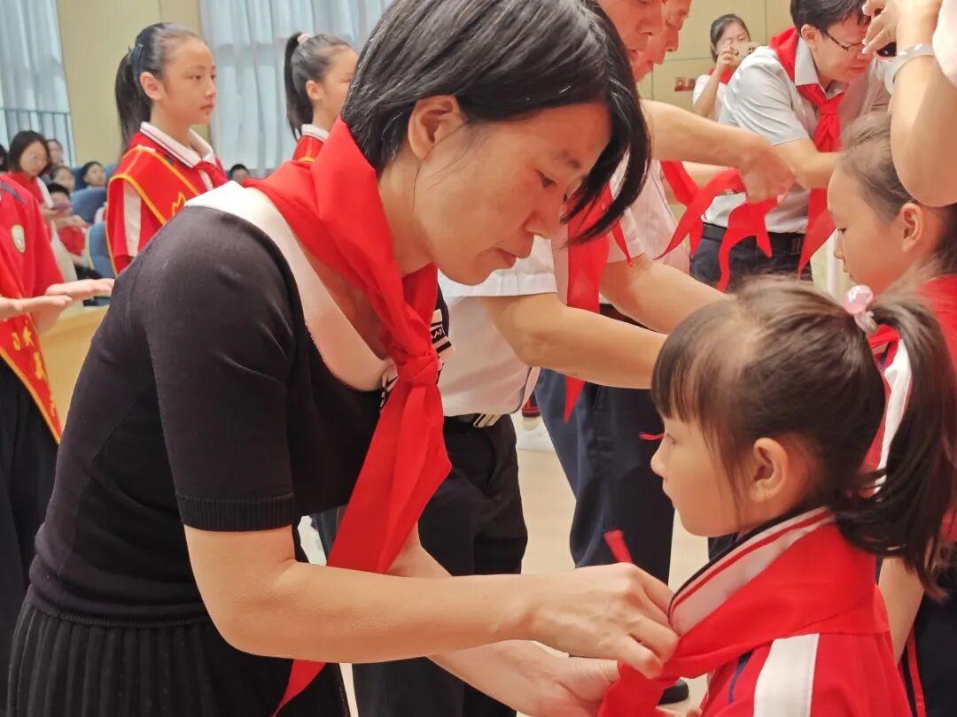 “十一三”建队日主题活动（二）｜强国复兴有我 争当新时代好少年 ——福州市岳峰中心小学2025年少先队建队纪念日主题活动