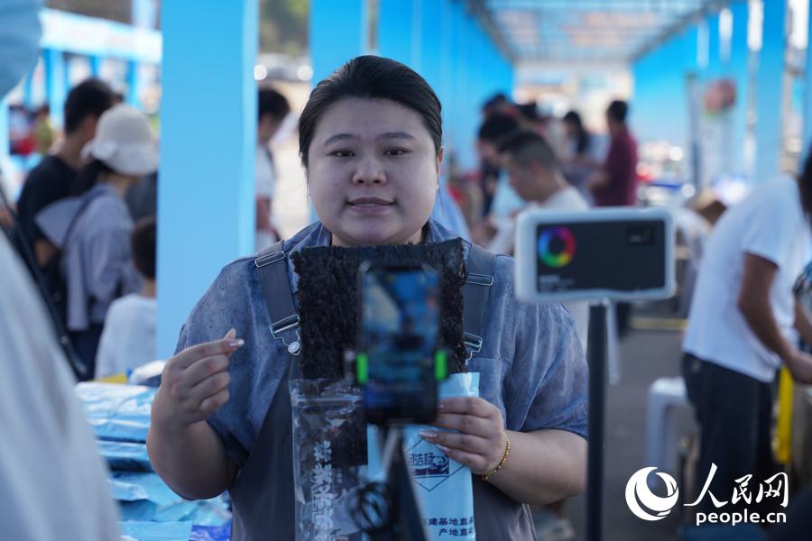 人民网探访福清“海味”农民丰收节：海岸边上卖渔获