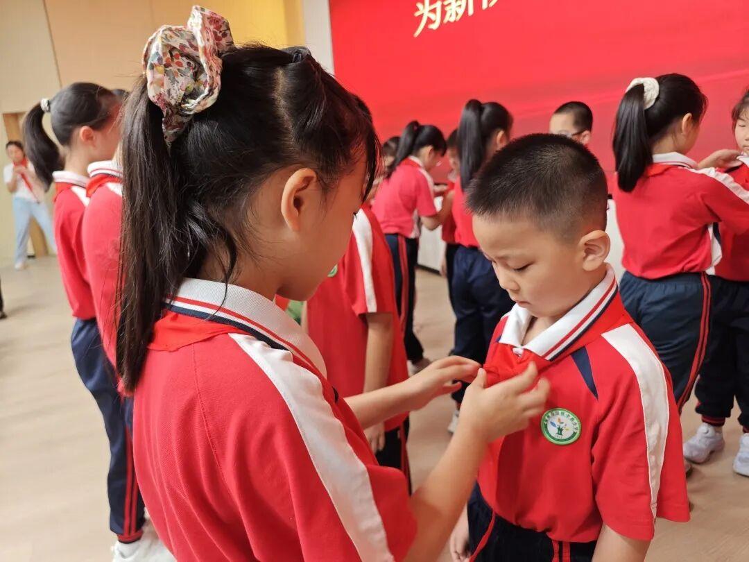 “十一三”建队日主题活动（二）｜强国复兴有我 争当新时代好少年 ——福州市岳峰中心小学2025年少先队建队纪念日主题活动