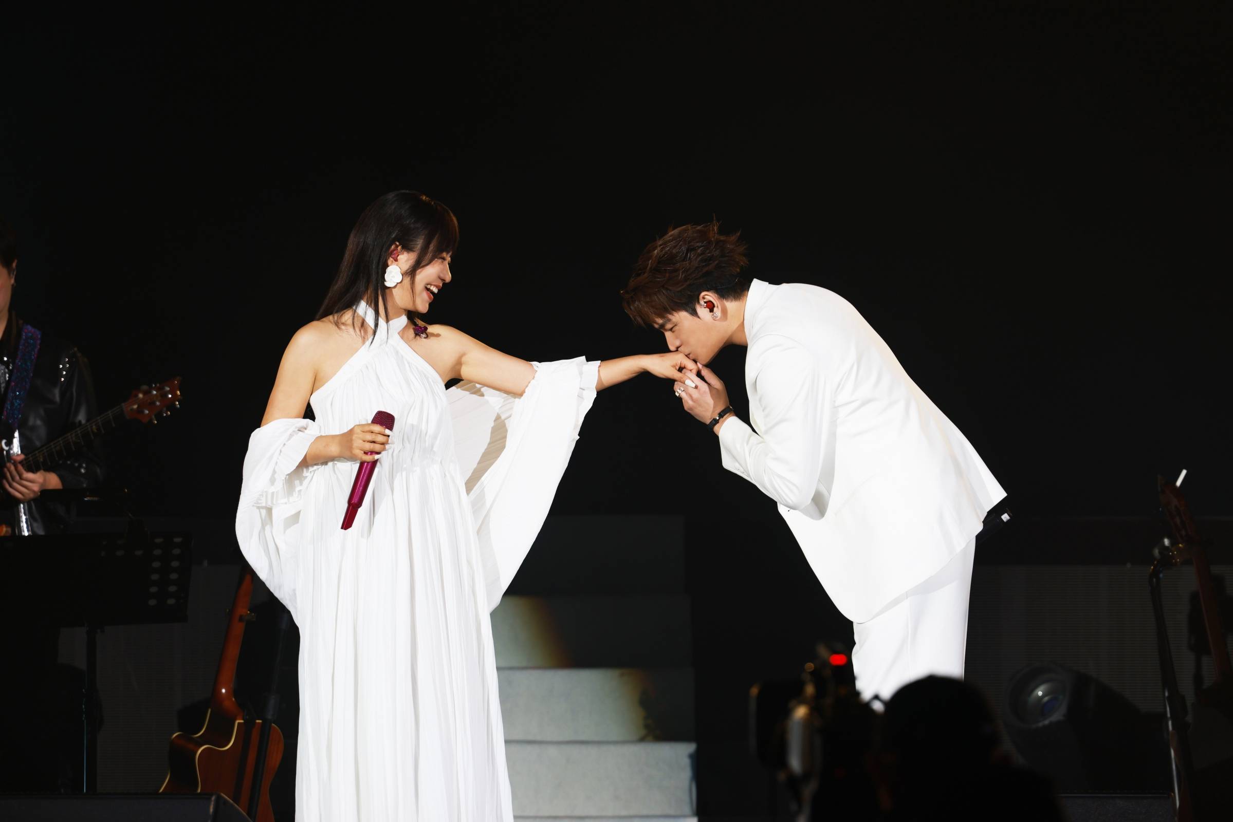 5 萧景鸿（阿弟）与丁当合作歌曲，成为彼此演唱会的「固定好友」.jpg