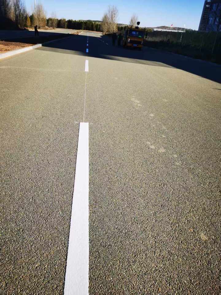 小区停车场画线施工效果