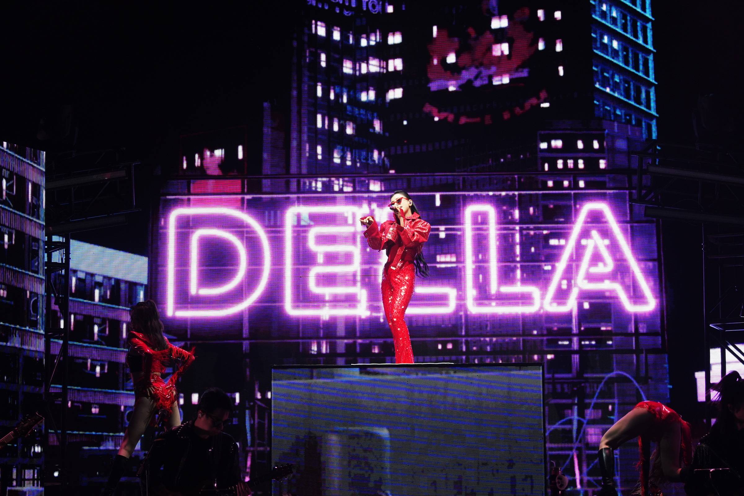 3 丁当化身「成都小辣椒」热辣开唱！.jpg