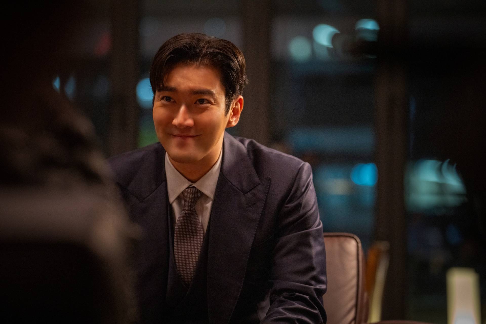 崔始源《BLOODHOUNDS》 预告照01.jpg