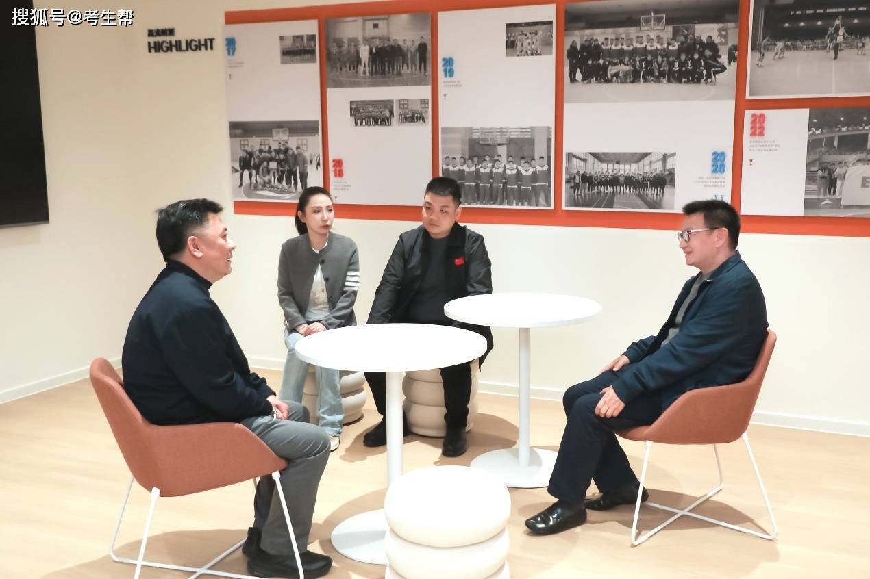 230+企业,11000+个岗位,直击西安欧亚学院高质量双选会现场!