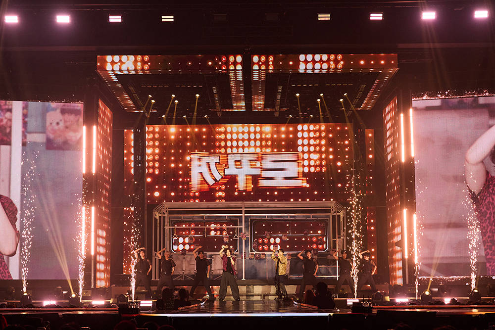 SUPER JUNIOR-83z 粉丝演唱会 “1983”首尔公演 4.jpg