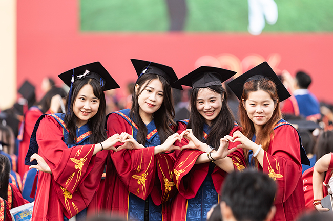 中国人民大学2026年毕业典礼现场。学校供图