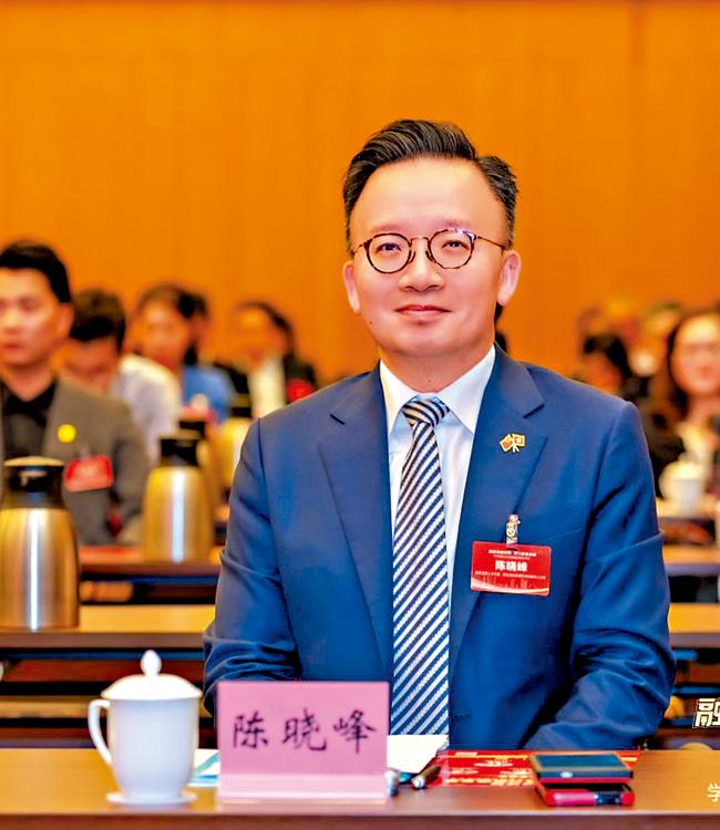 立法会新力量｜“法律产业化＋科技” 陈晓峰：用法律经验推动公共政策落地- 香港- 大公文汇网