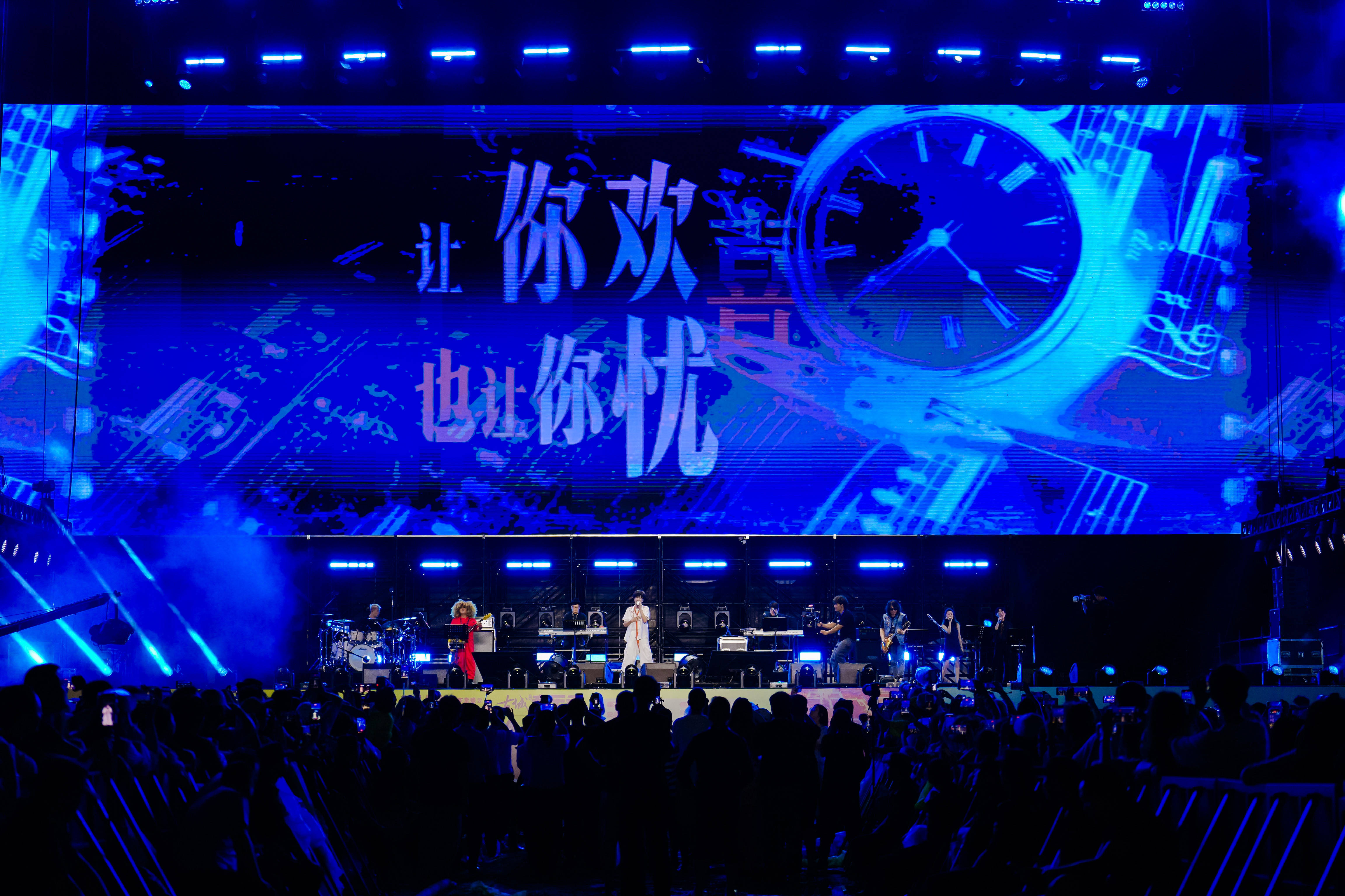 4、周传雄.jpg