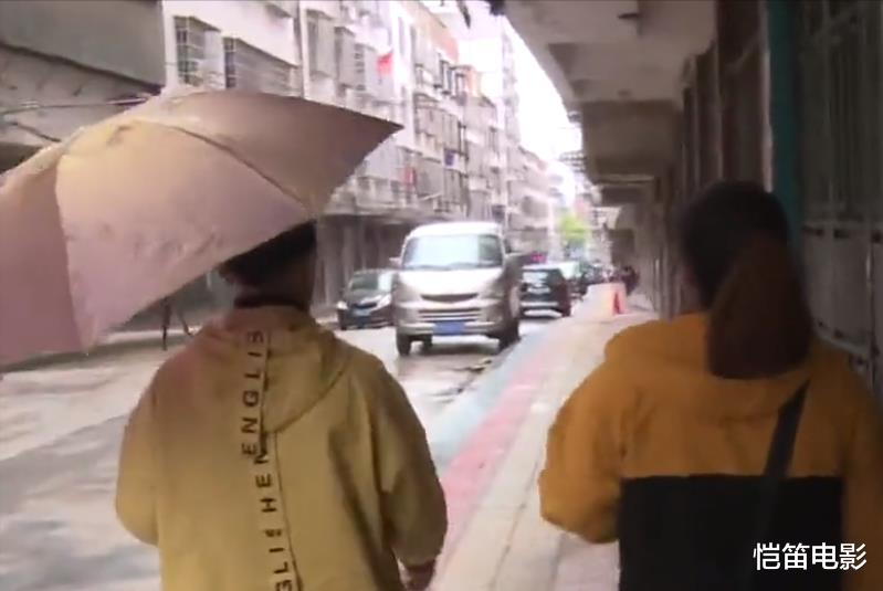 78岁老汉爱上年轻女子，一开心赏女友42万，发现女友联合丈夫骗他