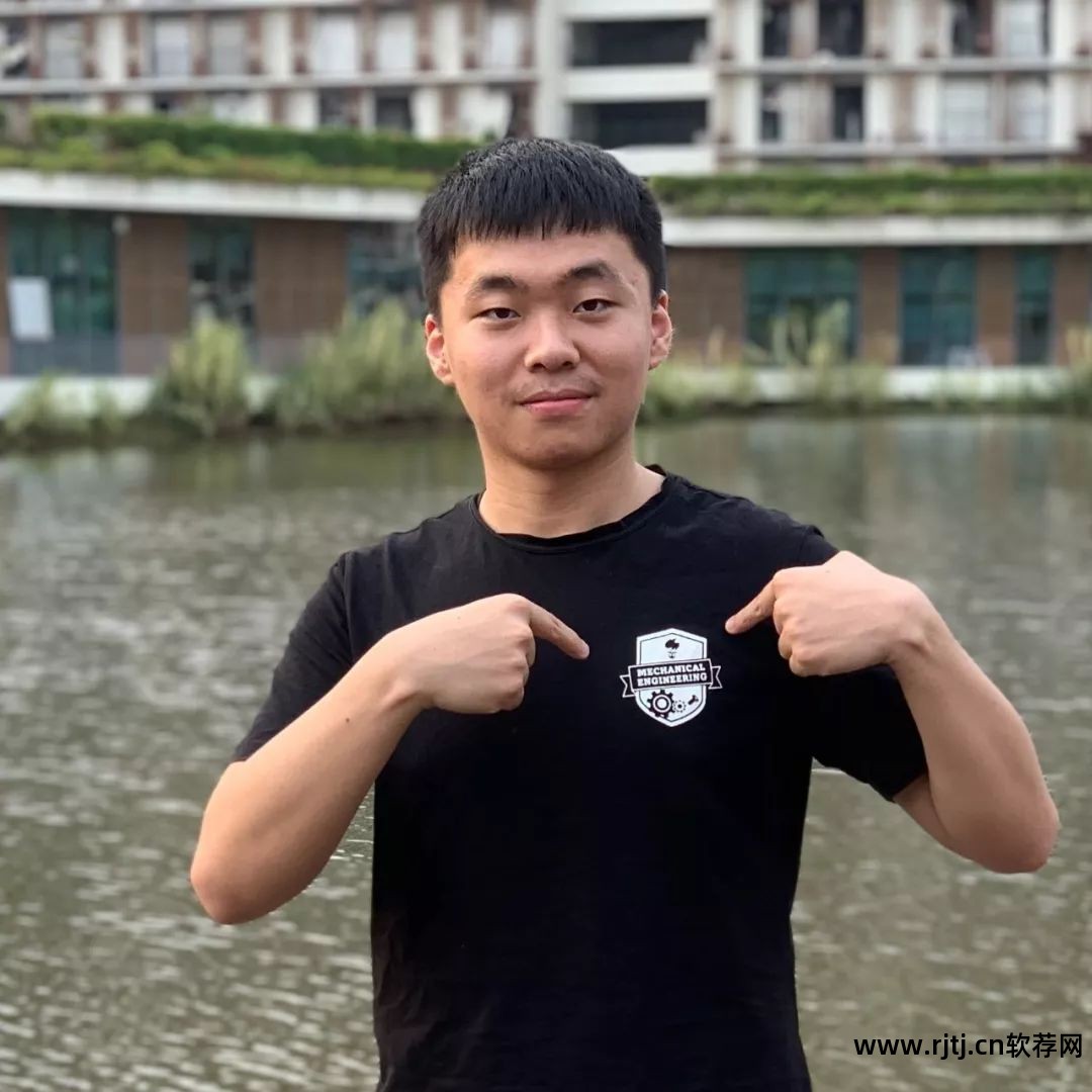 北大软件与微电子学院金服排名_人众金服排名是多少_北大学院排名